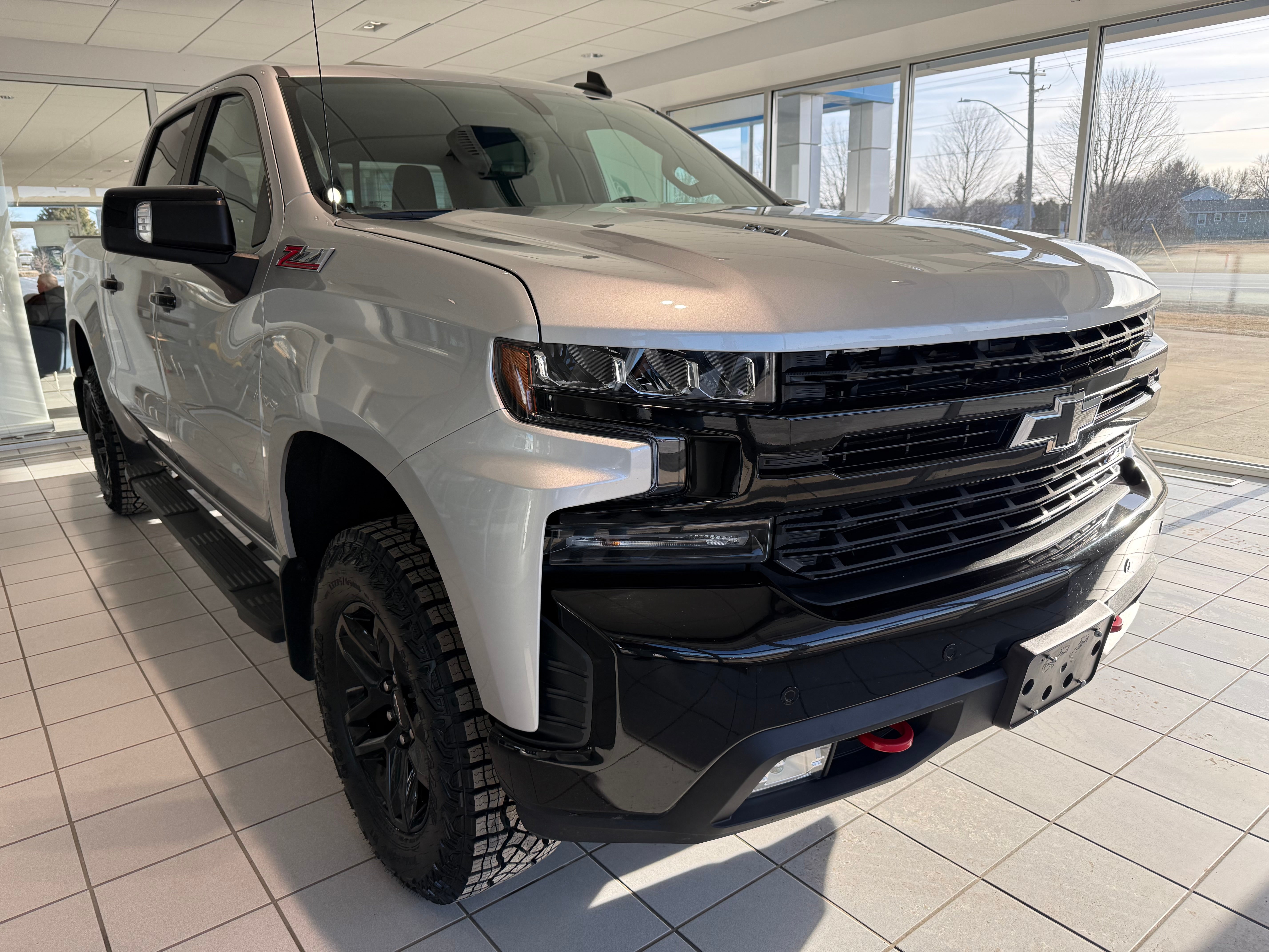 2022 Chevrolet Silverado 1500 LTD LT Trail Boss in Silver Ice Metallic — front three-quarter view